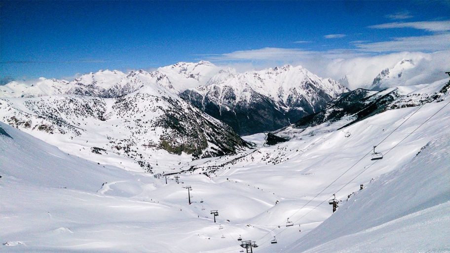 ski in pyrenees
