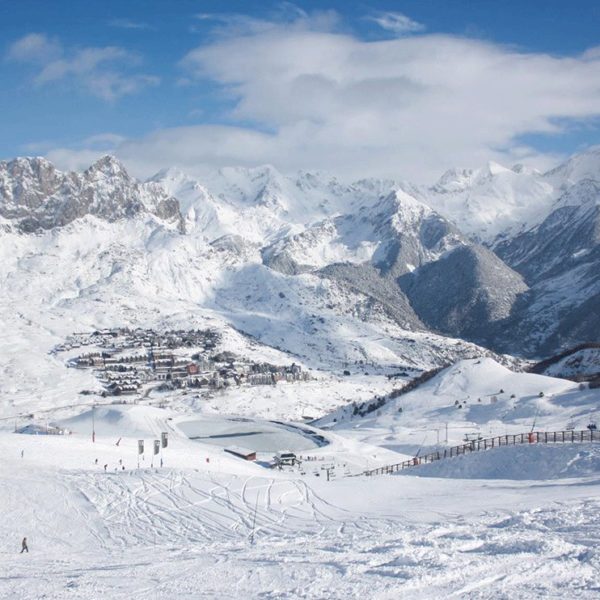 ski in pyrenees