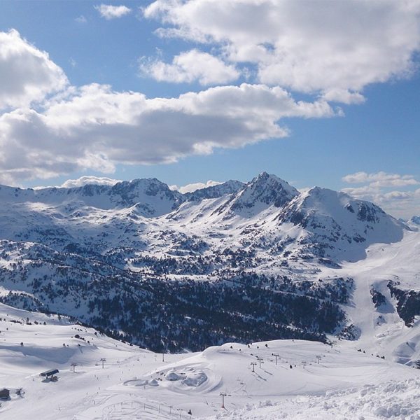 ski in pyrenees